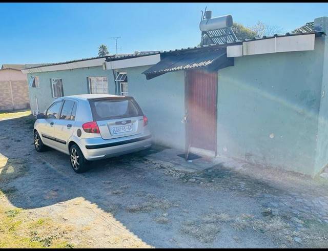 15 BEDROOM HOUSE FOR SALE IN RHODESFIELD